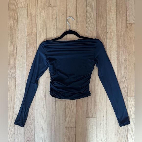 SKIMS Black Off-Shoulder Long Sleeve Top - Picture 9 of 10